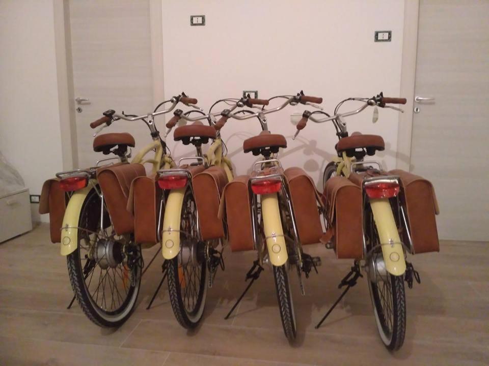 La Casa Di Penelope B&B E Noleggio Bici Elettriche 이스피카 외부 사진